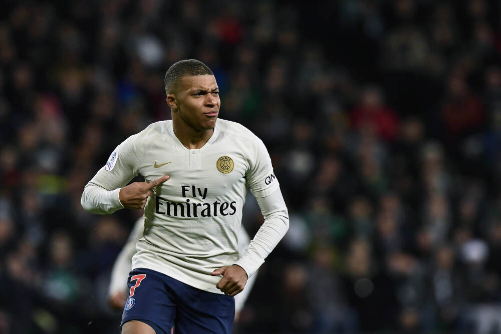 记者：与巴萨签约前，弗里克曾表示不需要签新援就可以开始建队